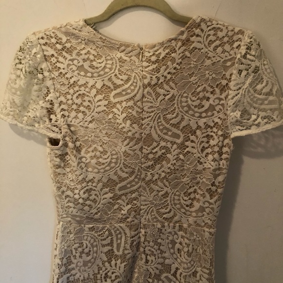 White lace dress - Picture 7 of 9